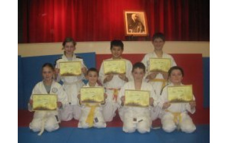 Remise des diplômes de grades et de dans
